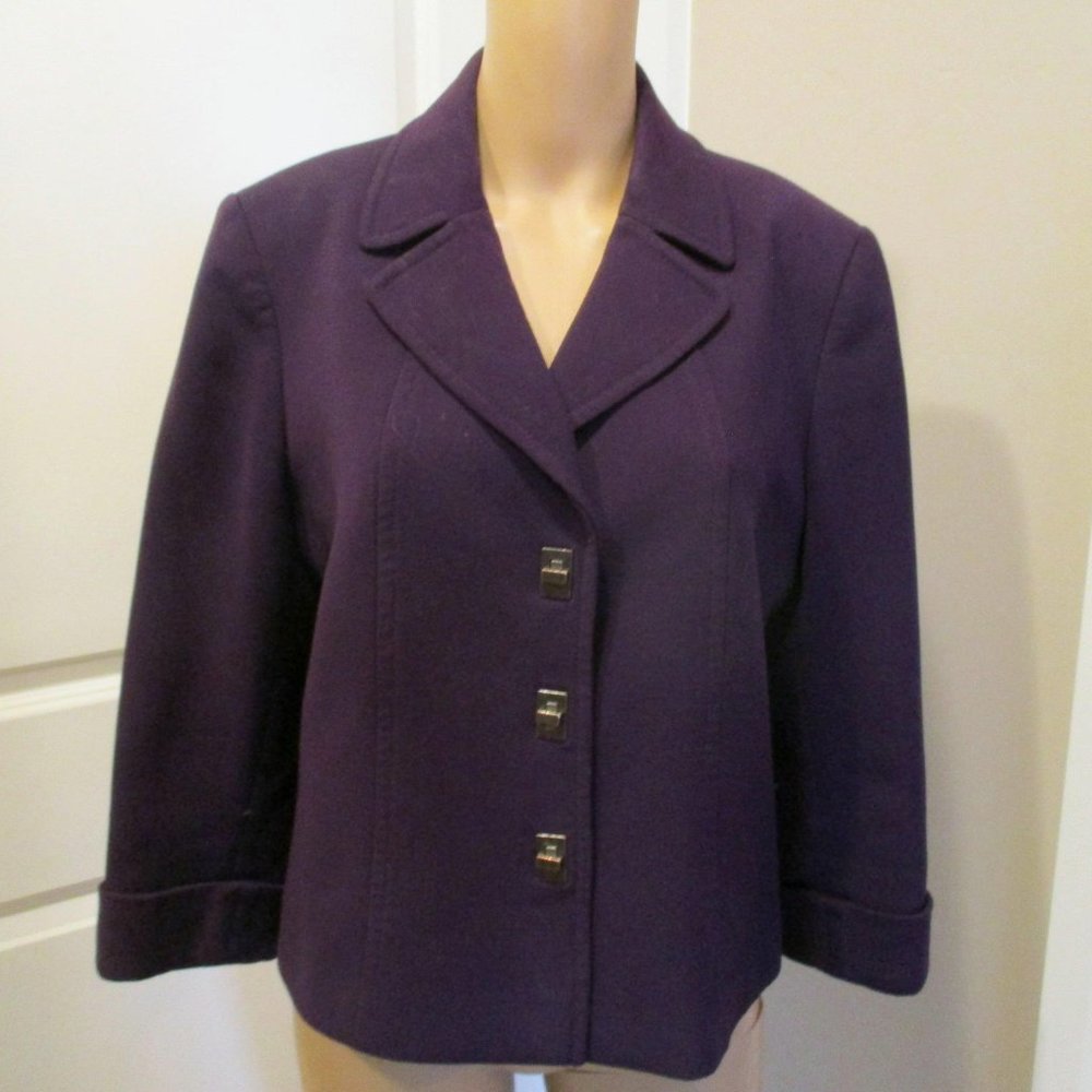 Tahari sz 10 Purple Jacket 3/4 length sleeve